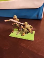 1971 Britains LTD Deetail WWII U.S. recoilless Rifle team England 75 mm Gun