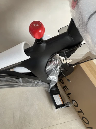 Brand New Peloton Bike+ Plus WITH SHIPPING INTERNATIONALLY OR USA AVAILABLE! - Picture 3 of 4