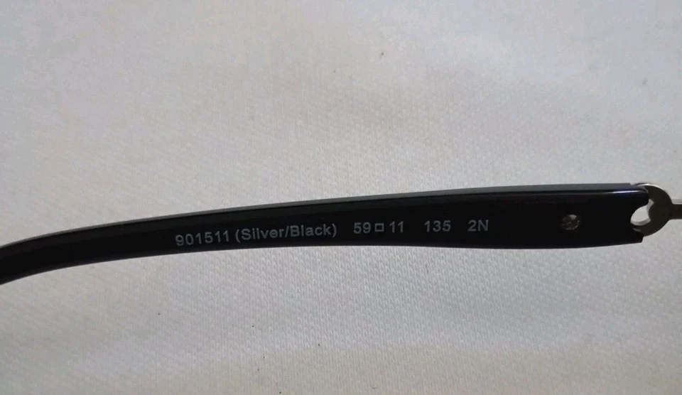 Gafas de sol de aviador COACH plateadas/negras para mujer con estuche rígido HC 7060 L952 135 mm Foto 4 de 4