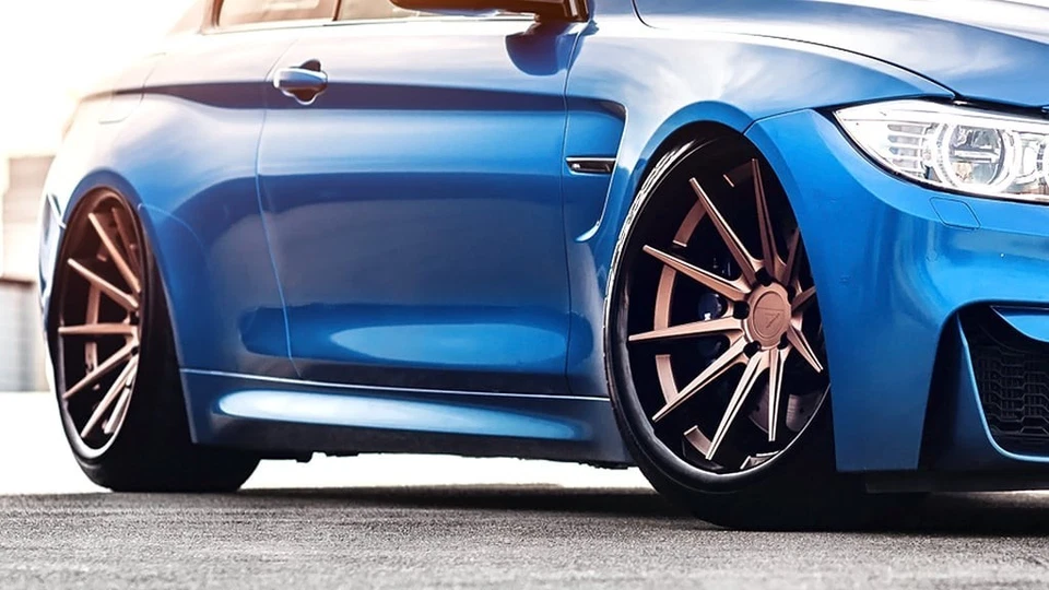 F20x10.5/R20x11.5"Staggered Ferrada Wheels FR4 Matte Bronze/Gloss Black (S03) Foto 2 de 4