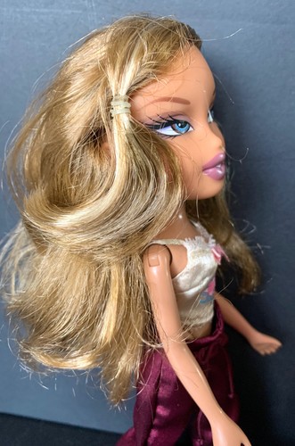 MGA Entertainment Bratz 2001 Nighty Nite Yasmin bambola e accessori - Foto 14 di 14