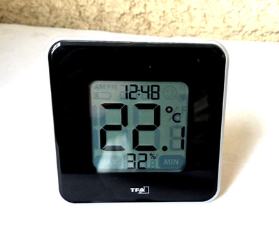 Thermometer-Hygrometer-Uhr von TFA Dostmann/Wertheim