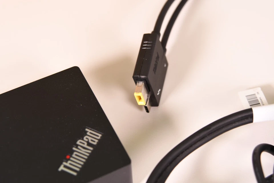 Lenovo ThinkPad Thunderbolt 4 Workstation Dock (40B00300EU) 300W Netzteil - Bild 4 von 4