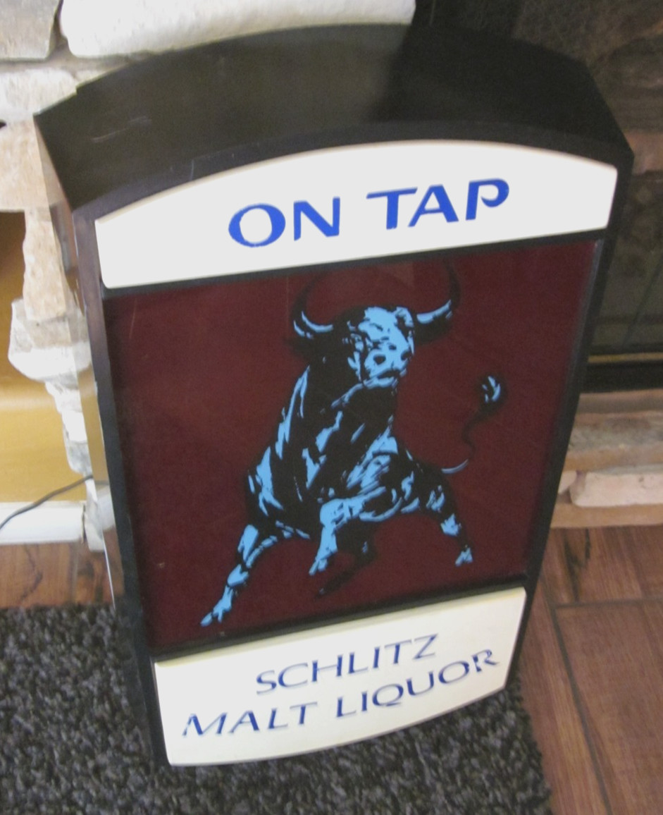 rare 1970 ON TAP SCHLITZ MALT LIQUOR BULL Motion Moving Beer Bar Pub Sign COOL!!