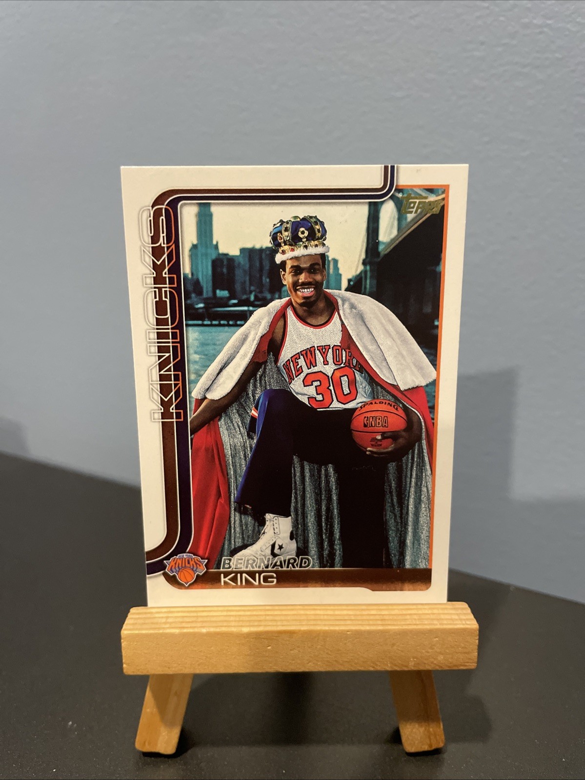 Bernard King 2025-26 Topps NBA #268 Golden Mirror SSP Variation New York Knicks