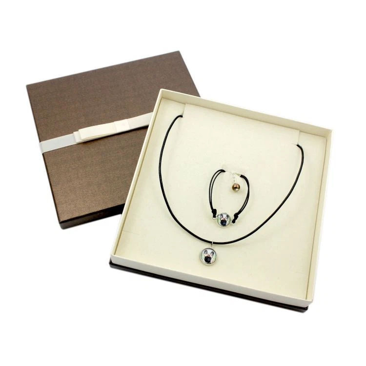 Französische Bulldogge. Schmuck mit Box. Armband und Halskette. Foto-schmuck. AT