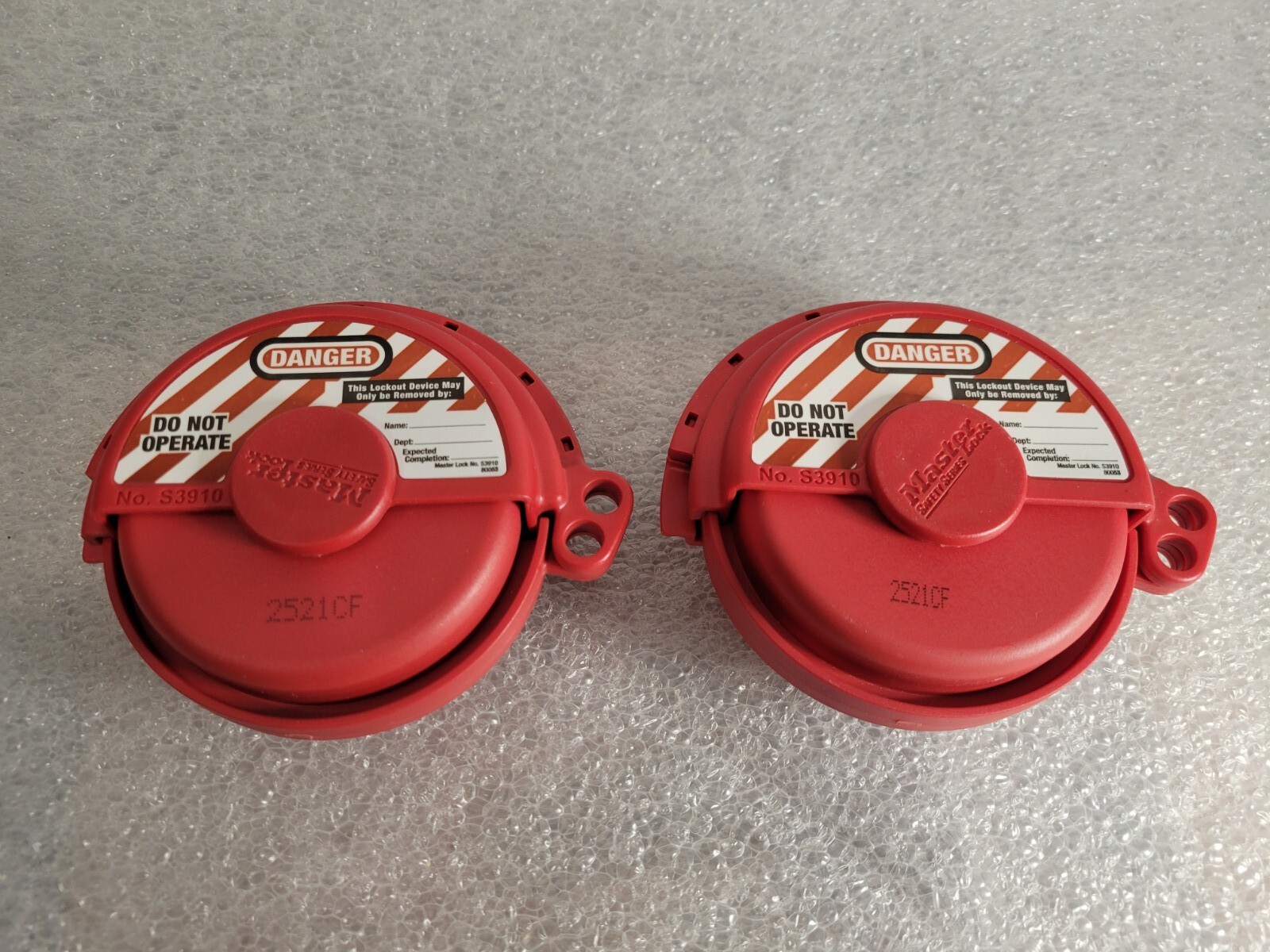 Set Of 2 Master Lock S3910 Lockout Tagout Pressurized Gas Valve Lockout ...