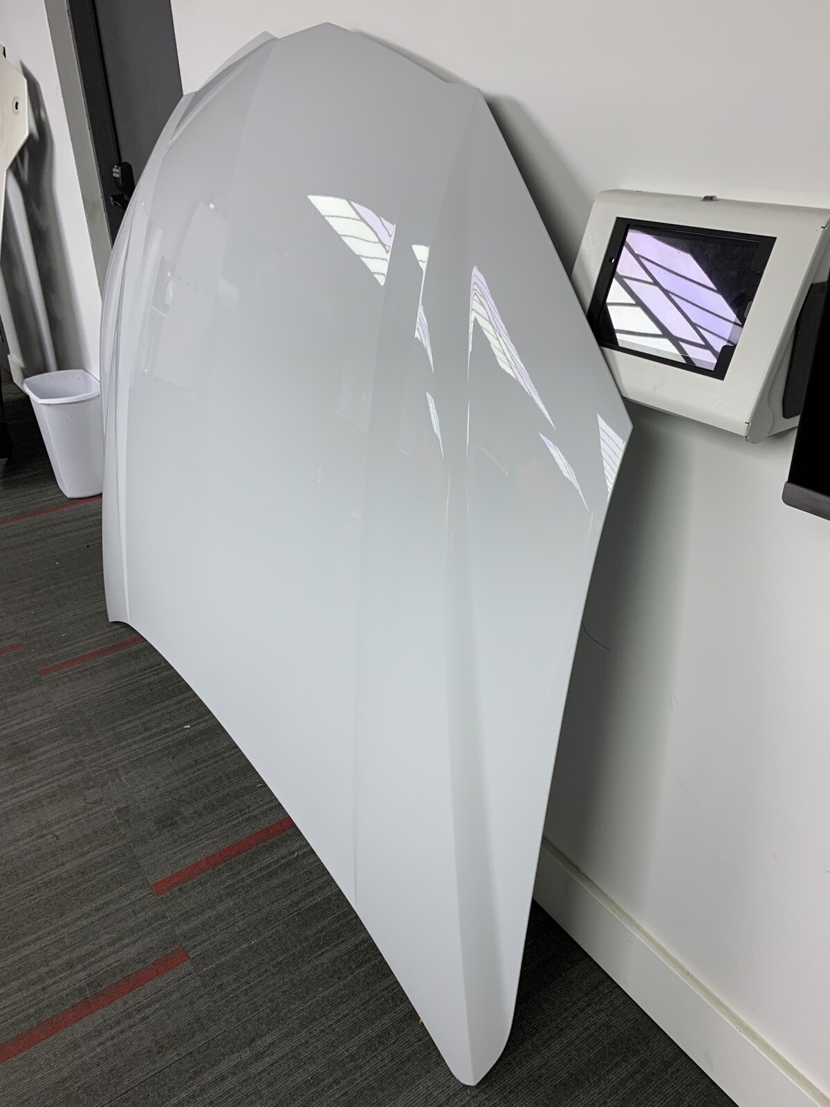 LAMBORGHINI URUS FRONT HOOD OEM 4ML010515A WHITE