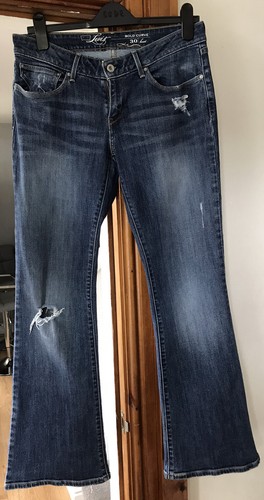 VINTAGE LADIES BLUE BOLD CURVE LEVI 