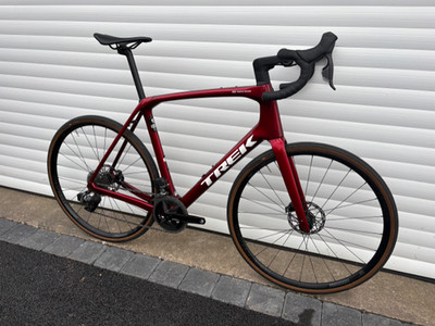 Trek Domane SL 6 AXS Crimson – 60cm (L/XL) Endurance Road Bike – SRAM Rival AXS
