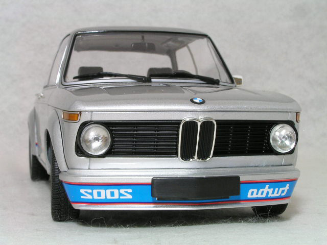 BMW - BMW純正 1/18 BMW 2002 Turbo Chrome Edition BMW 2002 Turbo Silver with Red and Blue Stripes 1/18 Diecast