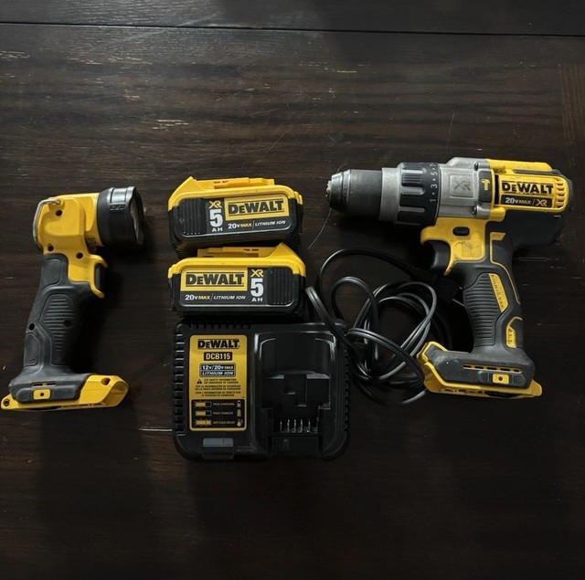 DeWalt DCD996B 20V MAX XR Hammer Drill
