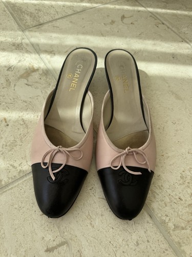 Chanel Black Leather Pink CC Logo Mules Kitten Heels EU 37.5 US 7.5 Y2K Vintage