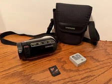 Samsung HMX-F80 Camcorder 34x Optical Zoom HD Video Camera w/Battery,Case & SDC