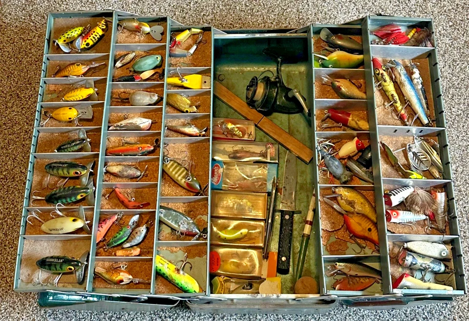 VTG HUGE 111+ Lures lot w 3 Metal Tackle Boxes NOS Wooden Heddon Arbogast Bomber - Image 3 of 4