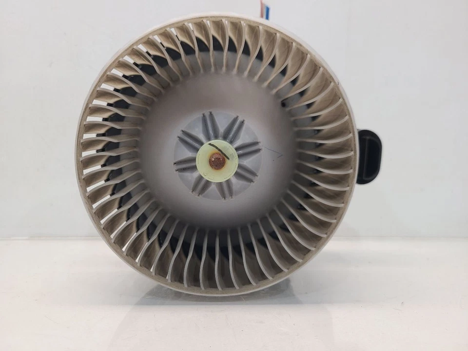 Двигатель вентилятора ограниченного выпуска 2006-18 Toyota RAV4 - автоматическая температура - Изображение 4 из 4