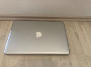 Apple MacBook Pro A1286 39,1 cm (15,4 Zoll) Laptop - MC118D/A (Juni, 2009)