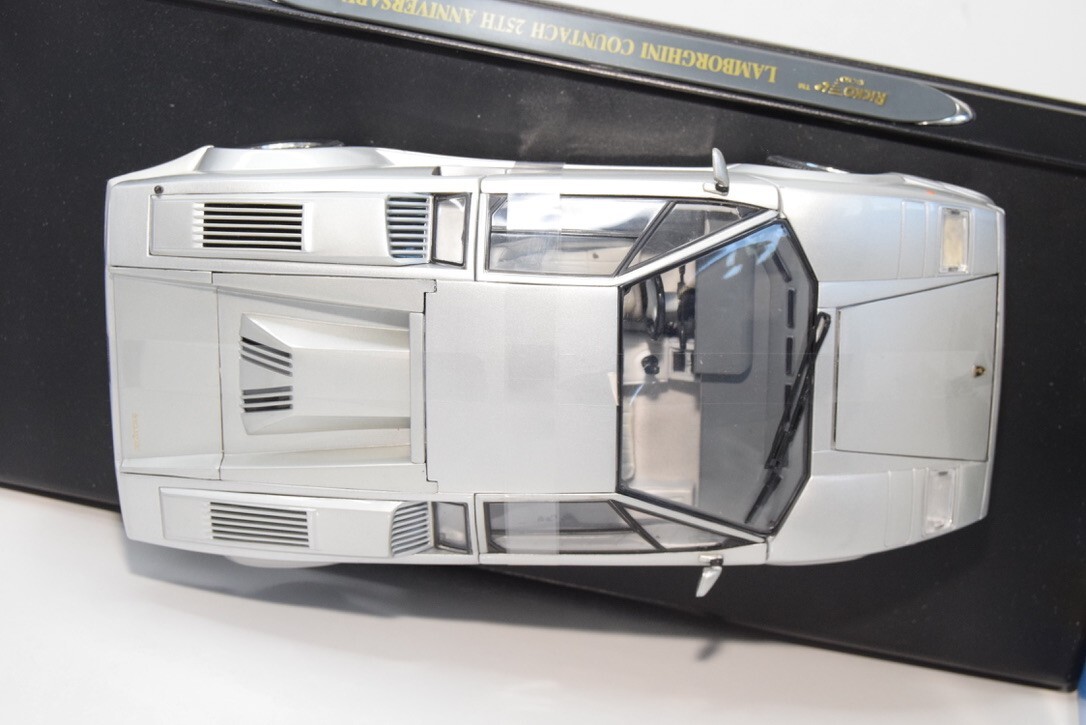 B69 1:18 RICKO 32141 LAMBORGHINI COUNTACH 25TH ANNIVERSARY