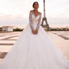 Classic Lace Wedding Dresses O-Neck Long Sleeves Applique A-line Bridal Gowns