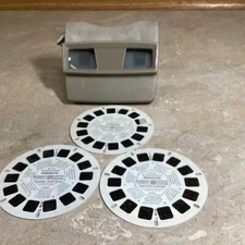 Vintage 1970's Toy GAF View-master Reel Slide Viewer  W/ 3 PEANUTS REELS