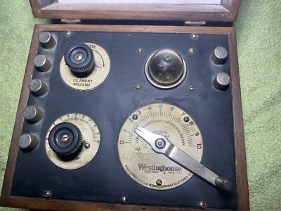 Antique 1920's Westinghouse Aeriola Sr. AM Radio Receiver. Bulb