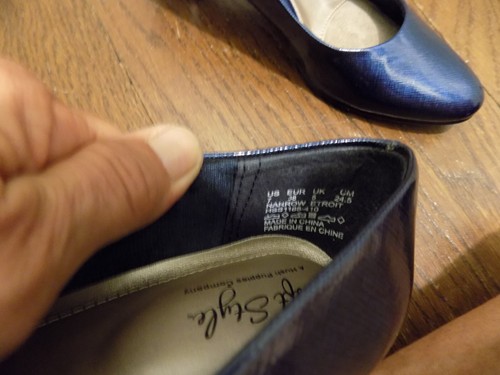 Hush Puppies Soft Style Blue Shiny Patent Pumps Silver Trim 2" Heels EUC 7 N - Picture 8 of 8