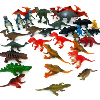 Plastic Raptors Dinosaur Plastic Figure Lot Of 30+ Raptors, Triceratops, Pterodactyl, T ...