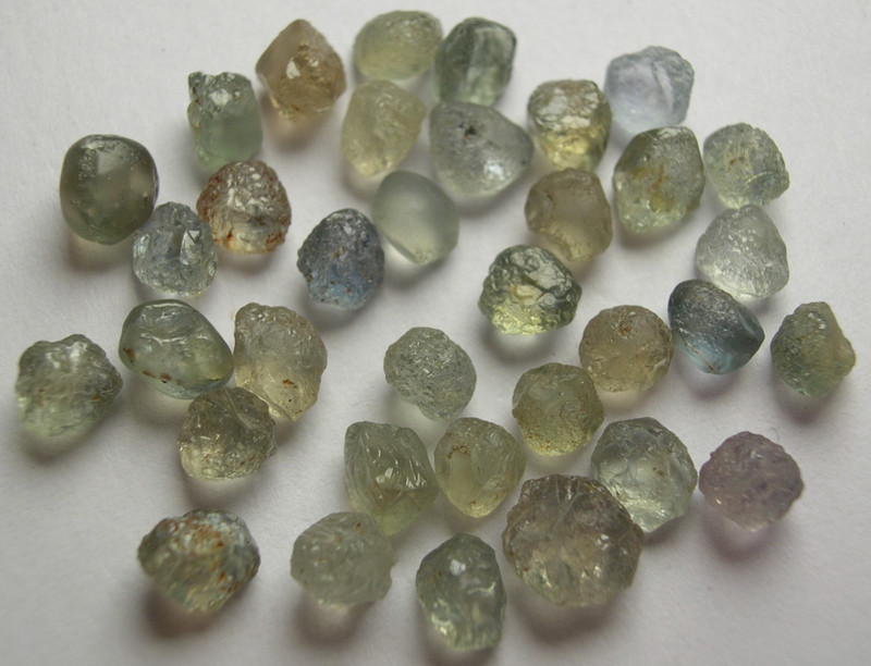 SAPPHIRE, CLEAN MIXED COLOR ROUGH FOR FACETING, ROCK CREEK, MONTANA, U.S.A.