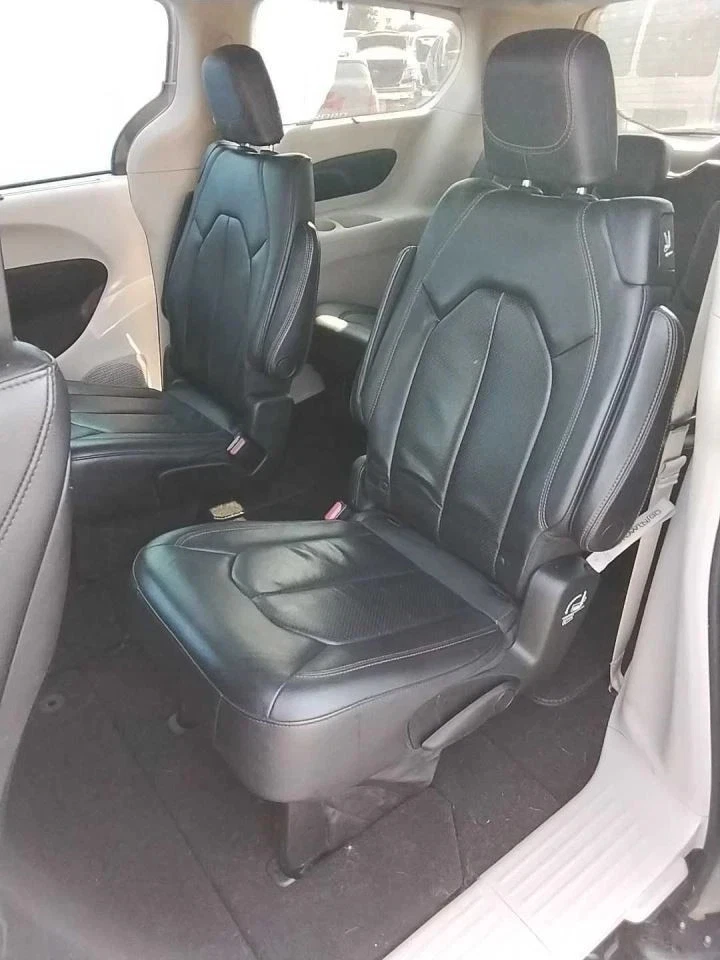 克莱斯勒Pacifica座椅黑色皮革后第二排司机左侧 — 第 2/2 张图片