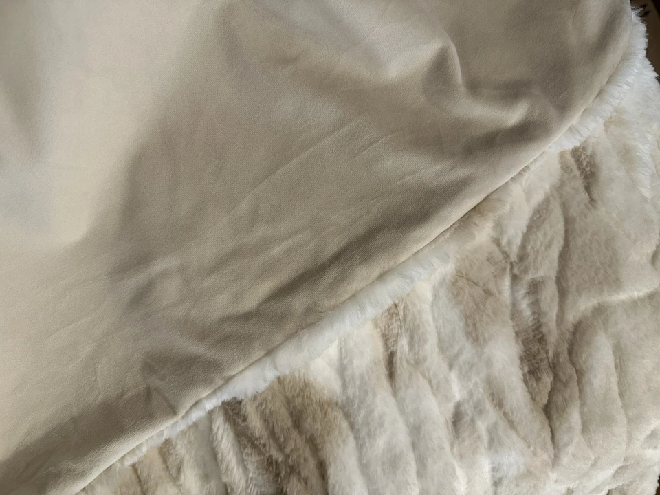 Arremesso de pele sintética Martha Stewart, 50x60, creme e marrom, NOVO com etiquetas - Varejo $130 - Imagem 2 de 3