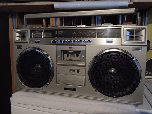 VTG RARE MINT JVC RC-M70W Boombox Radio Cassette Player SW1 SW2 Shortwave