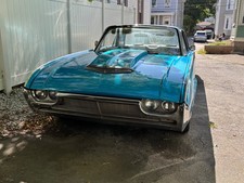 1961 Ford Thunderbird 