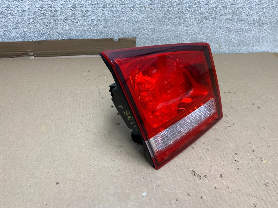 Luz trasera interior LED lado conductor izquierdo Dodge Journey 2011-2020 OEM U1089 DW Foto 3 de 4