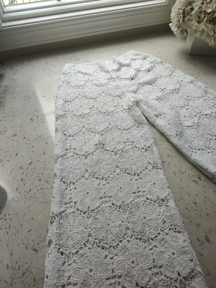 Calça social feminina Zara floral de renda com bolsos, grande, branca - Imagem 3 de 4