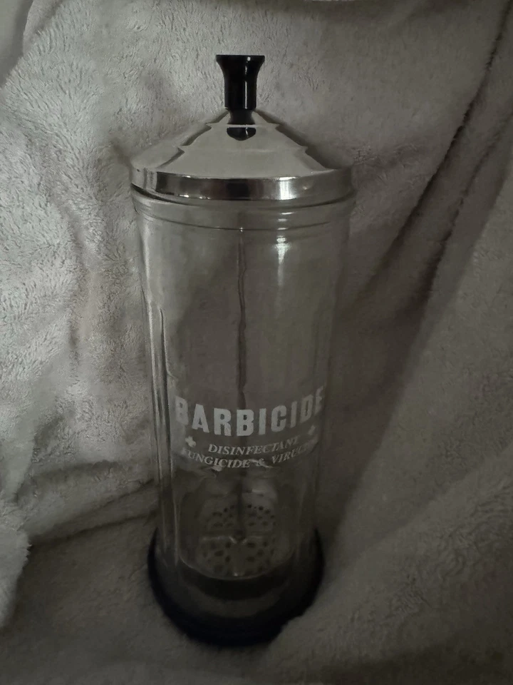 Tarro de vidrio desinfectante barbicida barberos vintage con tapa de metal e inserto Foto 2 de 4
