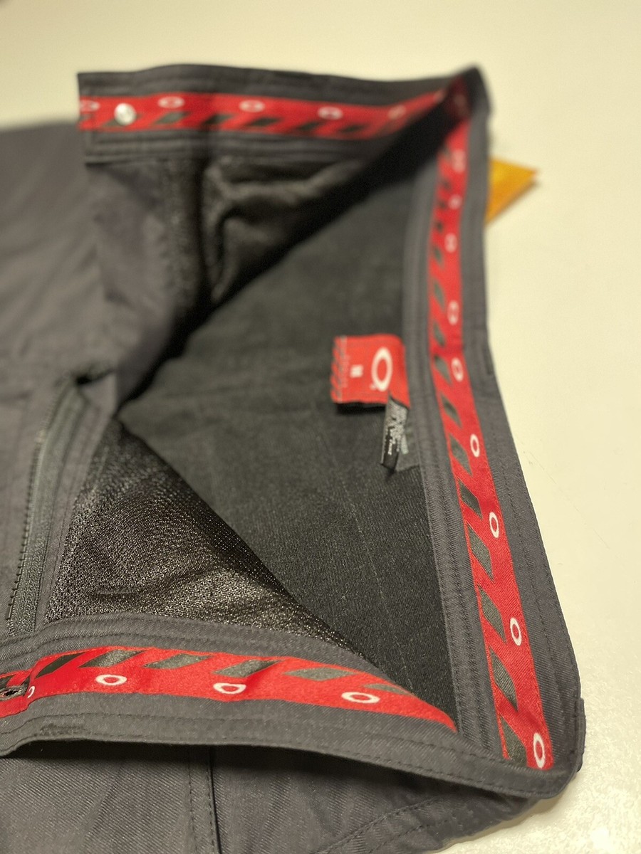 Oakley Bowls Gore-Tex Shell Pant Blackout F0A402353 W/Tags Oakley Bowls Gore-Tex Shell Pant Blackout F0A402353 W/Tags