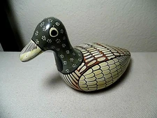 HAND CRAFTED AND HAND PAINTED POTTERY DUCK ARTIST SIGNED MADE IN MEXICO
