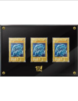 Yu-Gi-Oh! 25th Anniversary Ultimate Kaiba Set w/ 3 Blue-Eyes