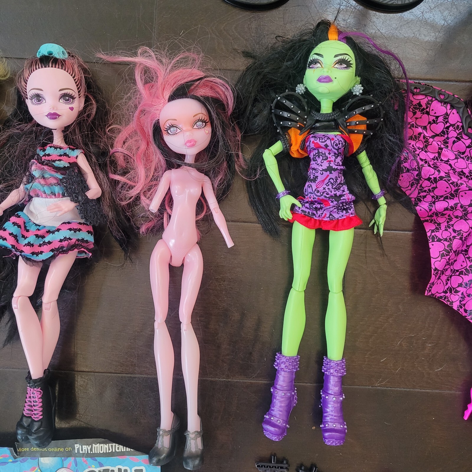 LOT Of 8 Monster High Dolls & ACCESSORIES  BUNDLE 