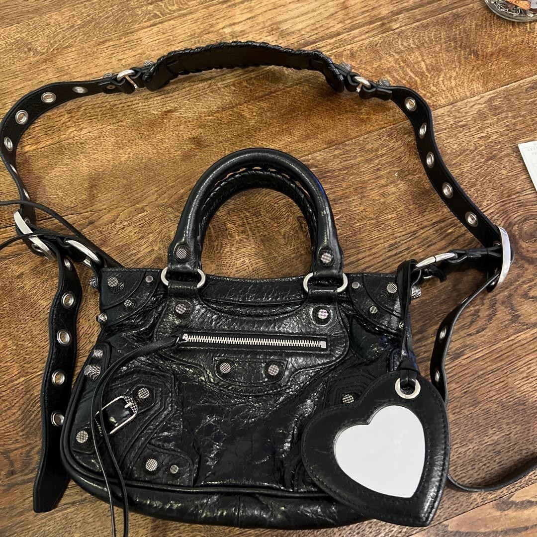 BALENCIAGA バレンシアガ シティ ジャイアント 付属品ミラー 黒 Balenciaga Black Shoulder Bag with Heart Mirror 460989 | eBay