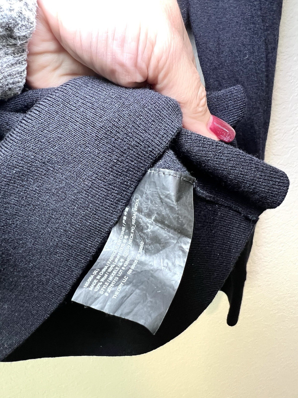 Theory Round Neck Basic Black Pullover Sweater Wo… - image 4