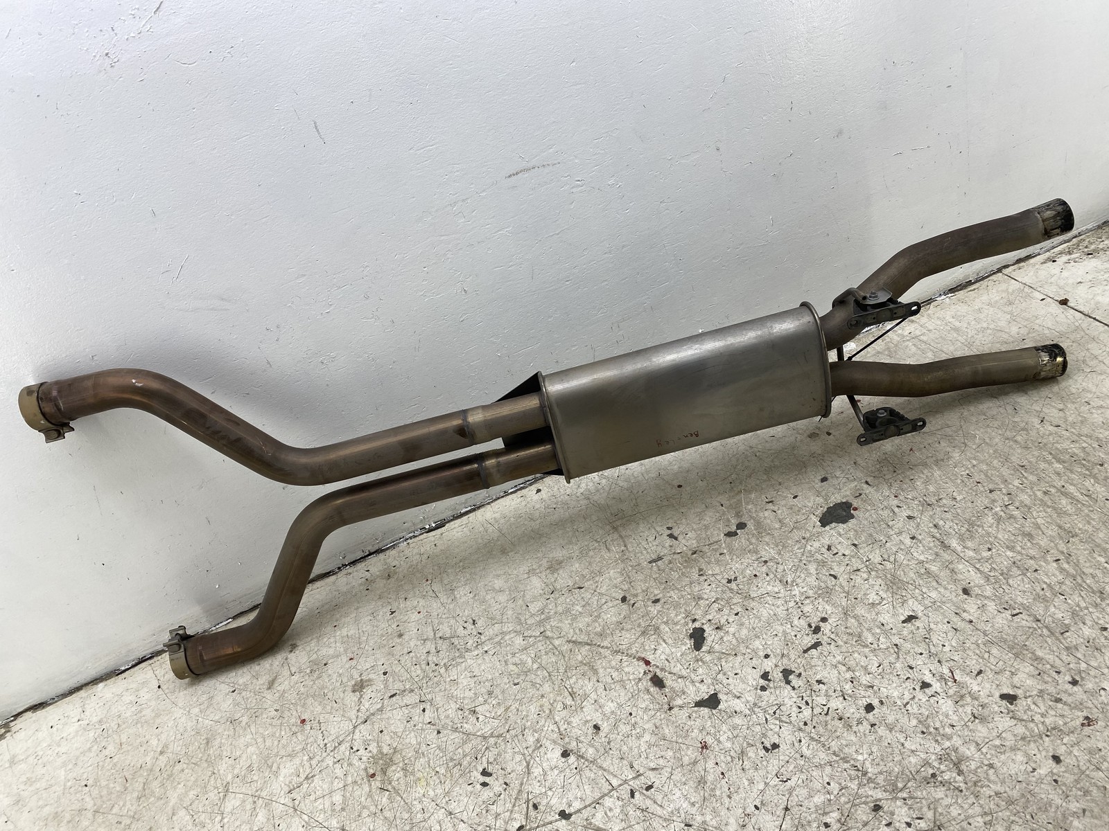 2010-2020 BENTLEY MULSANNE CENTER MIDDLE EXHAUST MUFFLER PIPE SYSTEM 3Y0253200