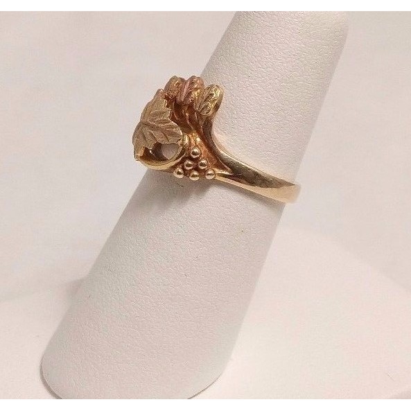 SOLID TRI - TONED GOLD GRAPES PATTERN RING. SIZE … - image 8