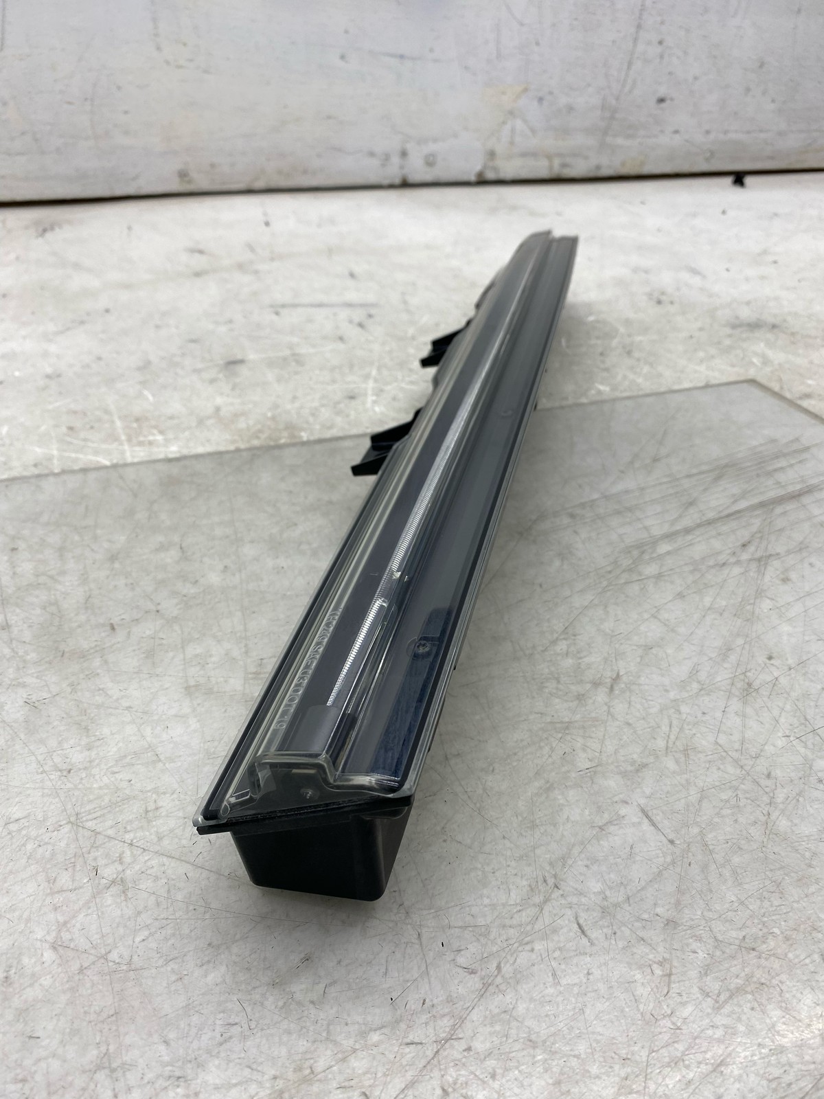 2020-2025 ASTON MARTIN DBX REAR LIFTGATE MIDDLE LED LIGHT LAMP MY83-13N408-BD