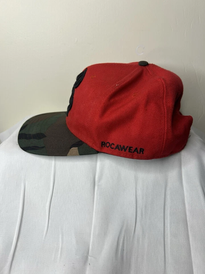 Gorra RocaWear Camuflada Roja Espalda a Presión Béisbol Bordado Logo Hip Hop Y2K Jay-Z Foto 4 de 4