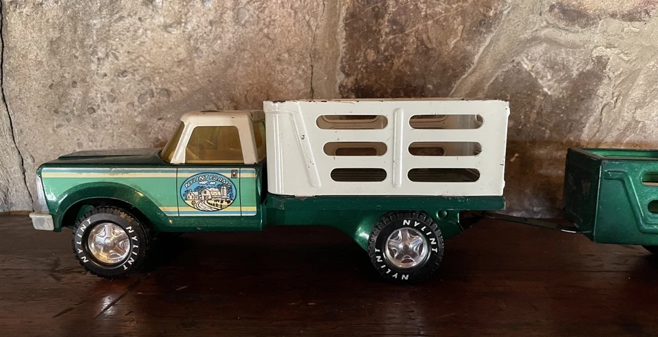 Remolque camioneta pickup Nylint Farms de colección plataforma de estacas acero prensado verde años 70 Foto 4 de 4