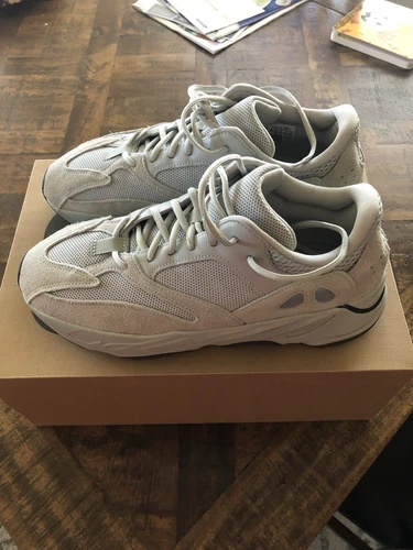 adidas Yeezy Boost 700 V1 Salt Size Men's 11 EG7487 PRE OWNED