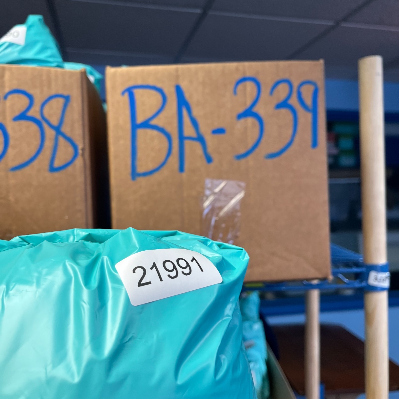 Lauren Ralph Lauren Men's Pinstripe Suit Size42R Black 2 Button Pleated 100%Wool thumbnail 24