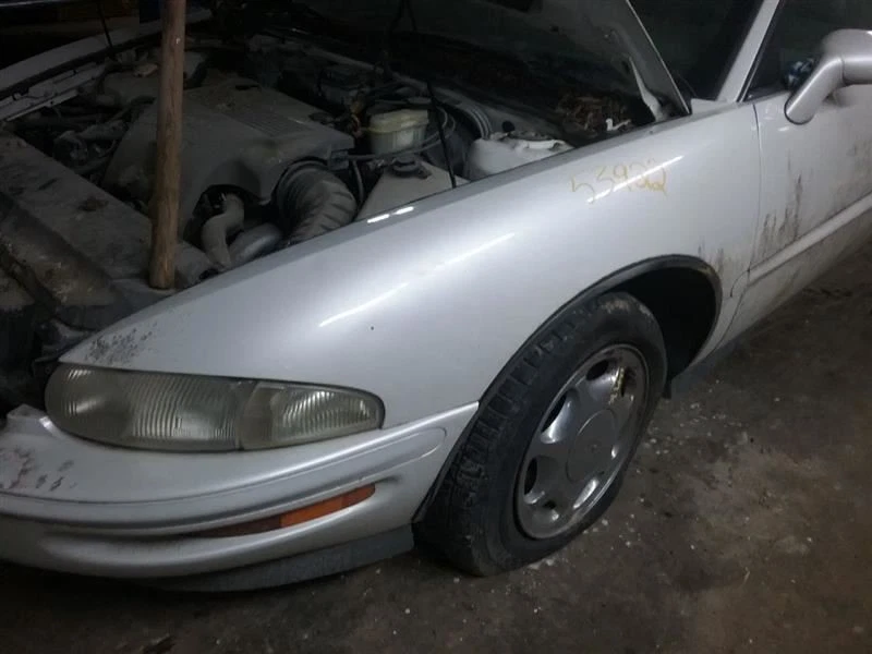 RIVIERA 1997 Fuse Box Engine 985260 Foto 3 de 4