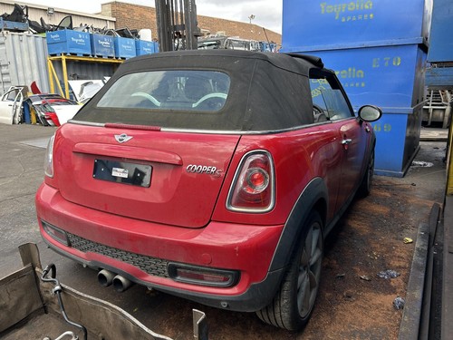 Mini Cooper Right Guard R57 03/2007-05/2015 - Picture 6 of 9